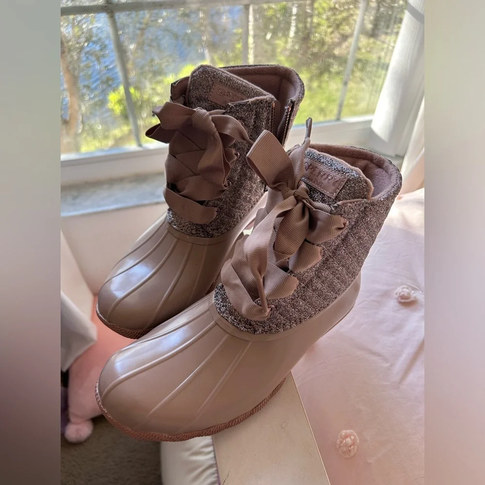 NIB Sperry Saltwater Sequin Duck Boot